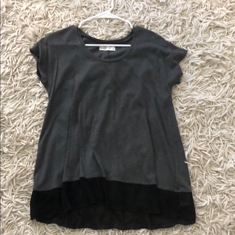 Basic Tee with sheer bottom lining, barely worn!
